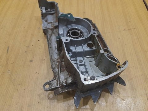 BASIC MKS 4640 KARTER OBUDOWA SILNIKA KORPUS POŁÓWKA BASIC MKS 4640 KARTER OBUDOWA SILNIKA KORPUS POŁÓWKA