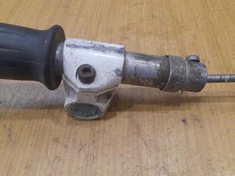 HUSQVARNA 140 R RĄCZKA GAZU RĘKOJEŚĆ UCHWYT HUSQVARNA 140 R RĄCZKA GAZU RĘKOJEŚĆ UCHWYT