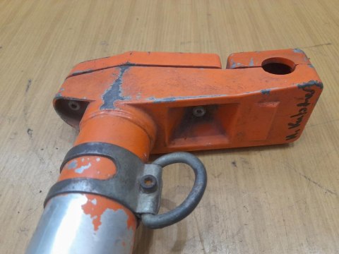 HUSQVARNA 140 R UCHWYT MOCOWANIE OBEJMA HUSQVARNA 140 R UCHWYT MOCOWANIE OBEJMA