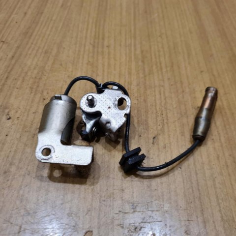 MITSUBISHI T50 PRZERYWACZ ZAPŁONU OPORNIK MITSUBISHI T50 PRZERYWACZ ZAPŁONU OPORNIK