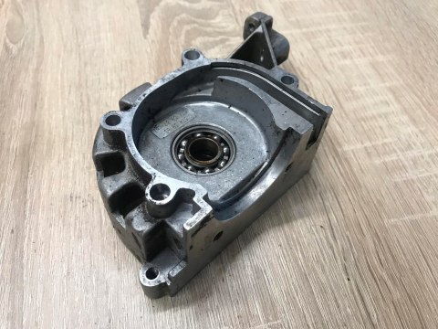 HUSQVARNA 135R KARTER OBUDOWA SILNIKA KORPUS HUSQVARNA 135R KARTER OBUDOWA SILNIKA KORPUS