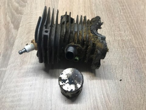 HUSQVARNA 136 CYLINDER TŁOK ORYGINAŁ KOMPLET HUSQVARNA 136 CYLINDER TŁOK ORYGINAŁ KOMPLET