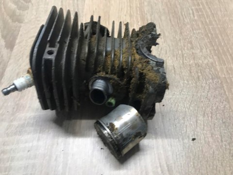 HUSQVARNA 136 CYLINDER TŁOK ORYGINAŁ KOMPLET HUSQVARNA 136 CYLINDER TŁOK ORYGINAŁ KOMPLET