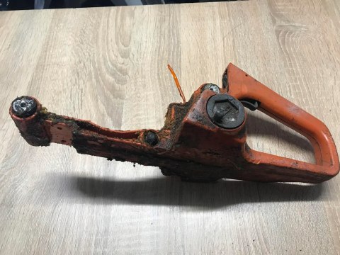 HUSQVARNA 136 RĄCZKA GAZU RĘKOJEŚĆ ZBIORNIK UCHWYT HUSQVARNA 136 RĄCZKA GAZU RĘKOJEŚĆ ZBIORNIK UCHWYT