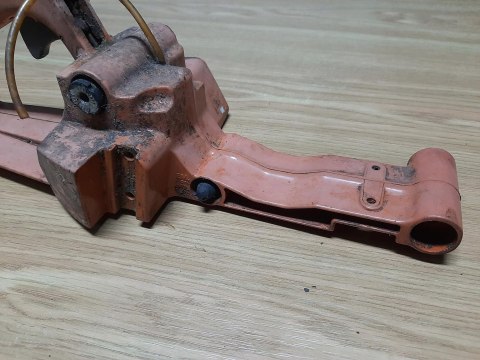 HUSQVARNA 137 142 RĄCZKA GAZU ZBIORNIK OBUDOWA HUSQVARNA 137 142 RĄCZKA GAZU ZBIORNIK OBUDOWA