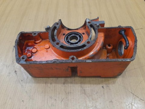HUSQVARNA 140 R KARTER OBUDOWA SILNIKA KORPUS HUSQVARNA 140 R KARTER OBUDOWA SILNIKA KORPUS