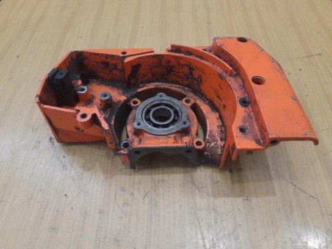 HUSQVARNA 140 R KARTER OBUDOWA SILNIKA KORPUS HUSQVARNA 140 R KARTER OBUDOWA SILNIKA KORPUS