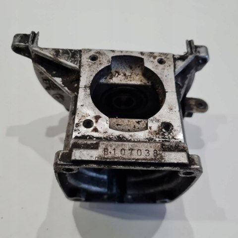 HUSQVARNA 125R KARTER OBUDOWA SILNIKA KORPUS HUSQVARNA 125R KARTER OBUDOWA SILNIKA KORPUS