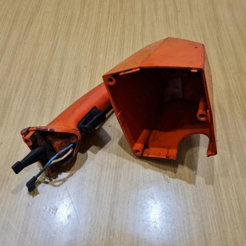 HUSKY 27 GTS RĄCZKA GAZU RĘKOJEŚĆ UCHWYT OBUDOWA HUSKY 27 GTS RĄCZKA GAZU RĘKOJEŚĆ UCHWYT OBUDOWA