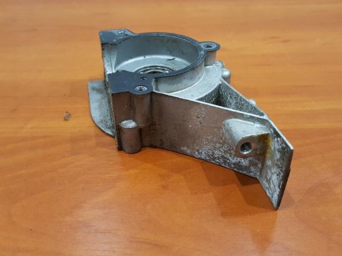 HUSQVARNA 122 C KARTER OBUDOWA SILNIKA POŁÓWKA HUSQVARNA 122 C KARTER OBUDOWA SILNIKA POŁÓWKA