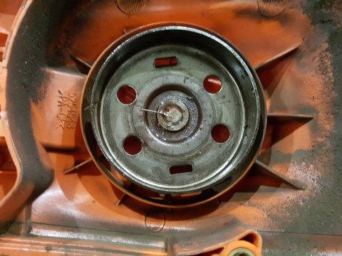 HUSQVARNA 122 C OSŁONA OBUDOWA DZWON BĘBEN KOSZ HUSQVARNA 122 C OSŁONA OBUDOWA DZWON BĘBEN KOSZ