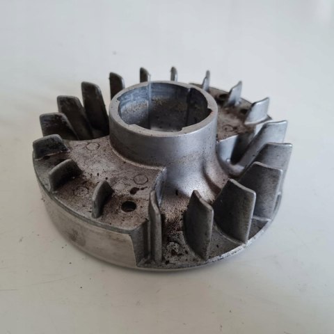 MCCULLOCH PROMAC 54 MAGNETO KOŁO MAGNESOWE MCCULLOCH PROMAC 54 MAGNETO KOŁO MAGNESOWE