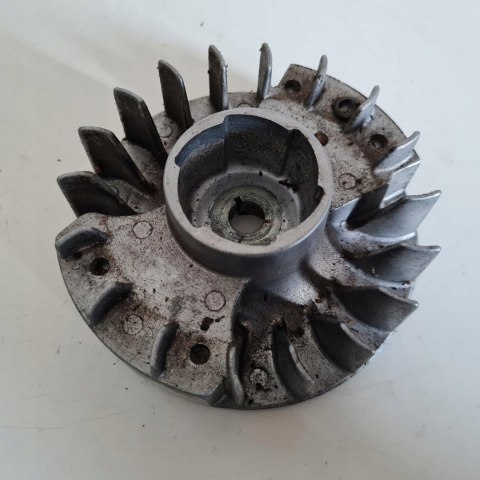 MCCULLOCH PROMAC 54 MAGNETO KOŁO MAGNESOWE MCCULLOCH PROMAC 54 MAGNETO KOŁO MAGNESOWE