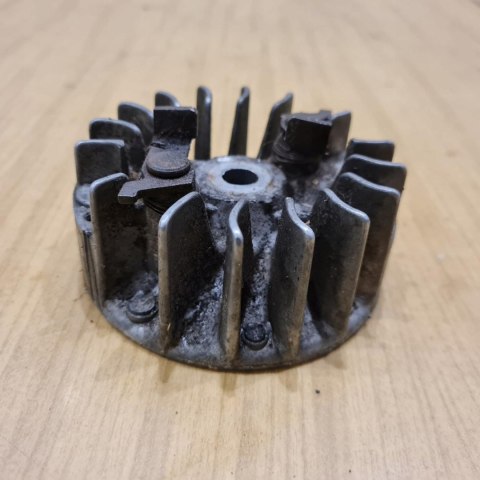 SOLO 125 MAGNETO KOŁO MAGNESOWE SOLO 125 MAGNETO KOŁO MAGNESOWE
