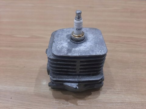 MCCULLOCH MT300X CYLINDER TŁOK ORYGINAŁ KOMPLET MCCULLOCH MT300X CYLINDER TŁOK ORYGINAŁ KOMPLET