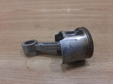 MCCULLOCH MT300X CYLINDER TŁOK ORYGINAŁ KOMPLET MCCULLOCH MT300X CYLINDER TŁOK ORYGINAŁ KOMPLET