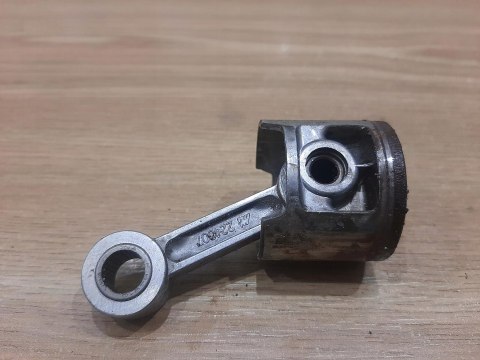 MCCULLOCH MT300X CYLINDER TŁOK ORYGINAŁ KOMPLET MCCULLOCH MT300X CYLINDER TŁOK ORYGINAŁ KOMPLET