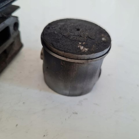 SOLO 120 CYLINDER TŁOK ORYGINAŁ KOMPLET SOLO 120 CYLINDER TŁOK ORYGINAŁ KOMPLET