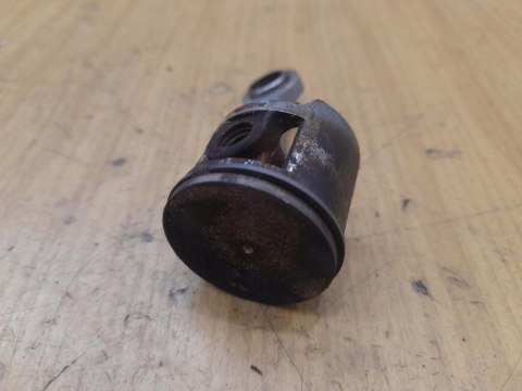 SOLO 125 CYLINDER TŁOK ORYGINAŁ KOMPLET SOLO 125 CYLINDER TŁOK ORYGINAŁ KOMPLET