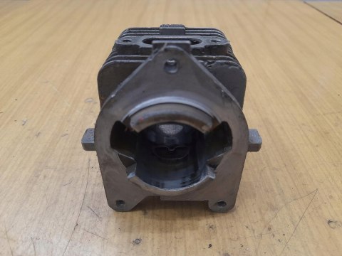 SOLO 125 CYLINDER TŁOK ORYGINAŁ KOMPLET SOLO 125 CYLINDER TŁOK ORYGINAŁ KOMPLET