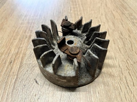 SOLO 125 MAGNETO KOŁO MAGNESOWE SOLO 125 MAGNETO KOŁO MAGNESOWE