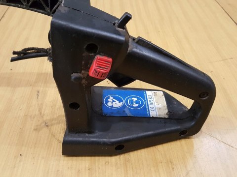 MCCULLOCH MINI MAC 833AV RĄCZKA GAZU UCHWYT MCCULLOCH MINI MAC 833AV RĄCZKA GAZU UCHWYT