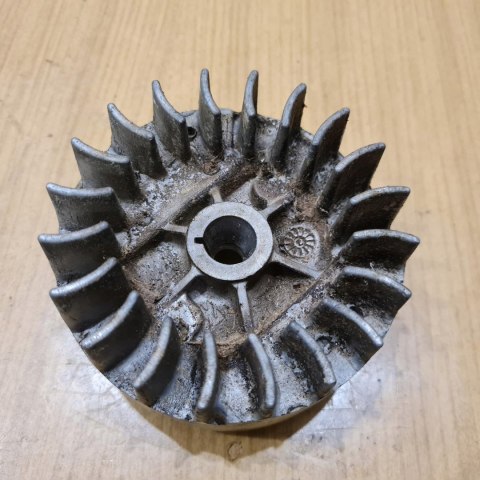 MCCULLOCH MT 320 I MAGNETO KOŁO MAGNESOWE MCCULLOCH MT 320 I MAGNETO KOŁO MAGNESOWE