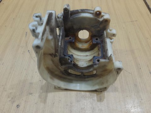 SOLO 106 KARTER OBUDOWA SILNIKA BLOK KORPUS SOLO 106 KARTER OBUDOWA SILNIKA BLOK KORPUS
