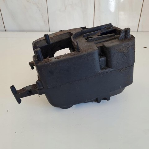 MCCULLOCH MINI MAC 833AV OSŁONA OBUDOWA KORPUS MCCULLOCH MINI MAC 833AV OSŁONA OBUDOWA KORPUS