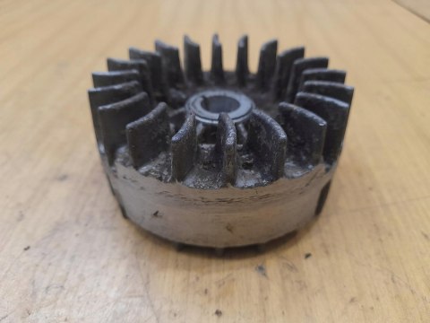 MCCULLOCH MD 330 AV MAGNETO KOŁO MAGNESOWE MCCULLOCH MD 330 AV MAGNETO KOŁO MAGNESOWE
