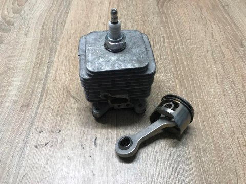 SL30C3 CYLINDER TŁOK ORYGINAŁ KOMPLET SL30C3 CYLINDER TŁOK ORYGINAŁ KOMPLET