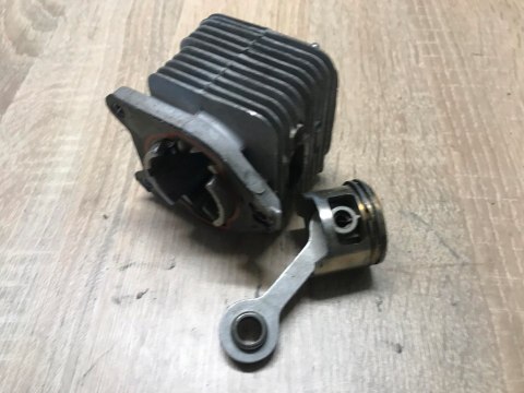 SL30C3 CYLINDER TŁOK ORYGINAŁ KOMPLET SL30C3 CYLINDER TŁOK ORYGINAŁ KOMPLET