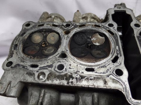 GŁOWICA CYLINDRA KOMPLETNA HONDA CBR 600 F1 PC 19 GŁOWICA CYLINDRA KOMPLETNA HONDA CBR 600 F1 PC 19