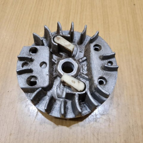 MCCULLOCH MD 320 AV MAGNETO KOŁO MAGNESOWE MCCULLOCH MD 320 AV MAGNETO KOŁO MAGNESOWE