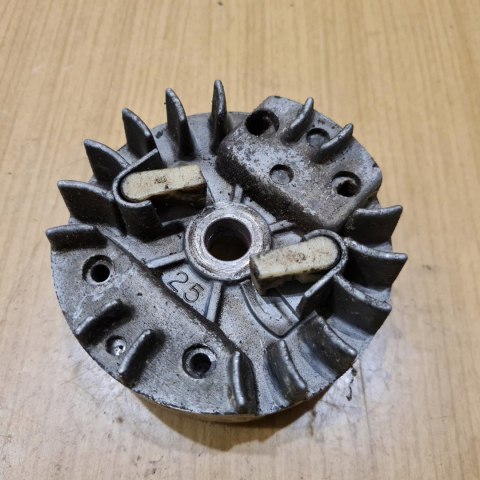 MCCULLOCH MD 320 AV MAGNETO KOŁO MAGNESOWE MCCULLOCH MD 320 AV MAGNETO KOŁO MAGNESOWE