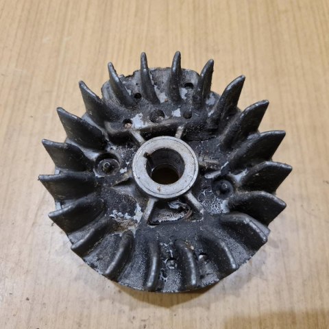 MCCULLOCH MD 320 AV MAGNETO KOŁO MAGNESOWE MCCULLOCH MD 320 AV MAGNETO KOŁO MAGNESOWE