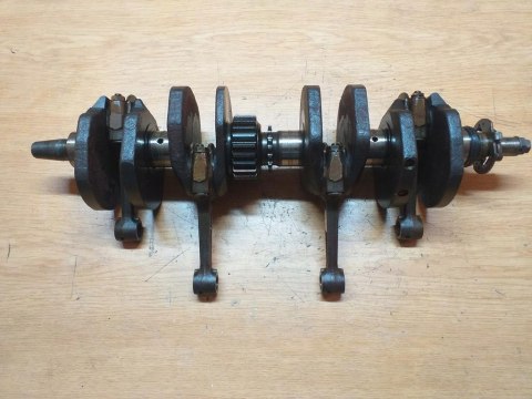 WAŁ KORBOWY KORBOWODY KAWASAKI KZ 650 WAŁ KORBOWY KORBOWODY KAWASAKI KZ 650