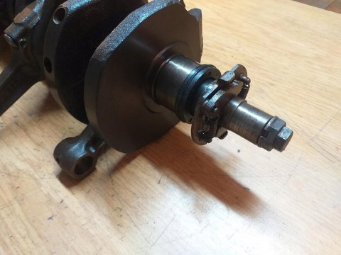 WAŁ KORBOWY KORBOWODY KAWASAKI KZ 650 WAŁ KORBOWY KORBOWODY KAWASAKI KZ 650