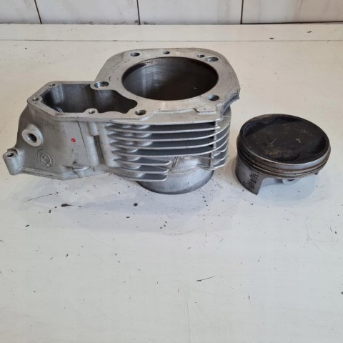 BMW R 1100 RT RS CYLINDER TŁOK KOMPLET 1340727 BMW R 1100 RT RS CYLINDER TŁOK KOMPLET 1340727