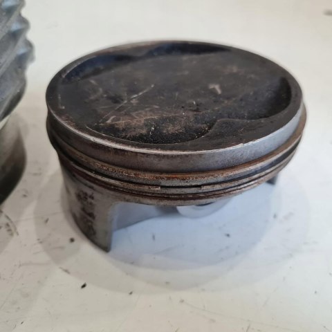 BMW R 1100 RT RS CYLINDER TŁOK KOMPLET 1340727 BMW R 1100 RT RS CYLINDER TŁOK KOMPLET 1340727