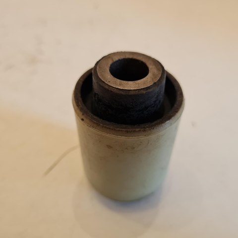 FORD FIESTA IV PUMA SILENTBLOCK TULEJA WAHACZA MEYLE 7141010001