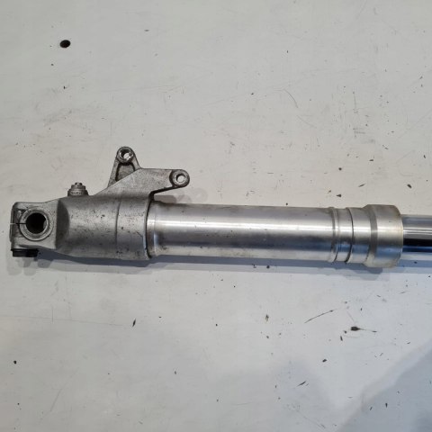 HONDA CBR 900 SC28 SC33 LAGA ZAWIESZENIE PRZÓD PRAWA HONDA CBR 900 SC28 SC33 LAGA ZAWIESZENIE PRZÓD PRAWA