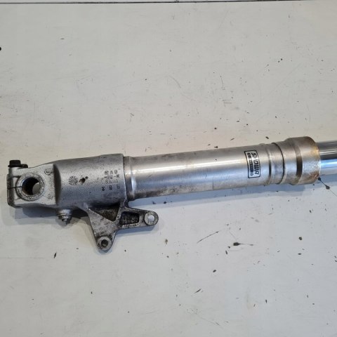 HONDA CBR 900 SC28 SC33 LAGA ZAWIESZENIE PRZÓD PRAWA HONDA CBR 900 SC28 SC33 LAGA ZAWIESZENIE PRZÓD PRAWA