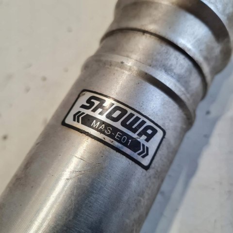 HONDA CBR 900 SC28 SC33 LAGA ZAWIESZENIE PRZÓD PRAWA HONDA CBR 900 SC28 SC33 LAGA ZAWIESZENIE PRZÓD PRAWA