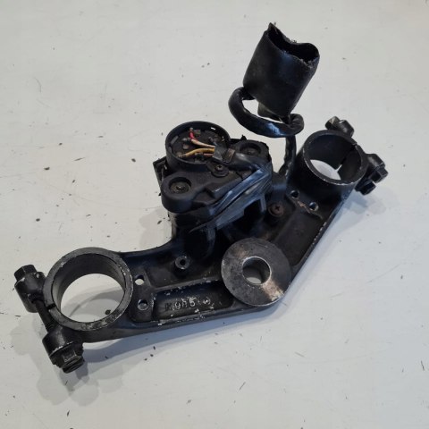 KAWASAKI GTR 1000 PÓŁKA GÓRNA ZAWIESZENIA