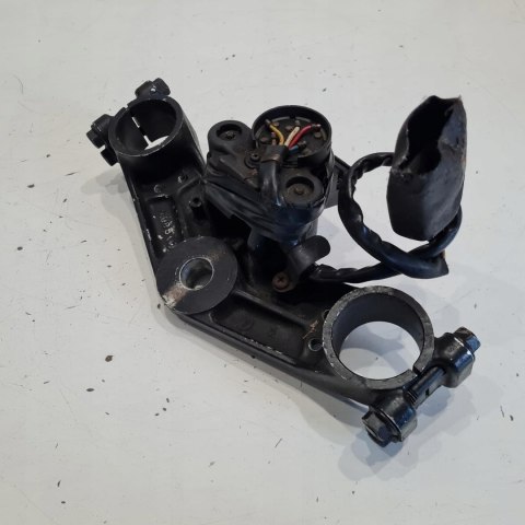 KAWASAKI GTR 1000 PÓŁKA GÓRNA ZAWIESZENIA