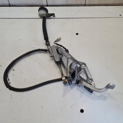 KAWASAKI ZZR 1100 SET PODNÓŻEK POMPA HAMULCOWA KPL