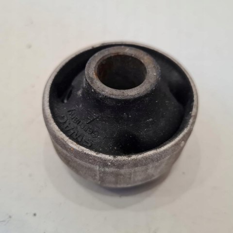 VOLKSWAGEN POLO 6N SILENTBLOCK TULEJA WAHACZA SWAG 30600034