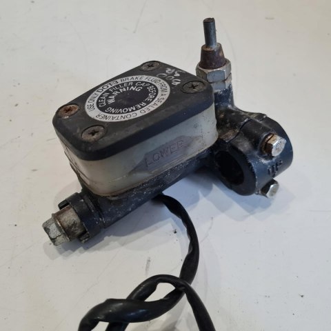 YAMAHA SR 500 POMPA HAMULCOWA YAMAHA SR 500 POMPA HAMULCOWA
