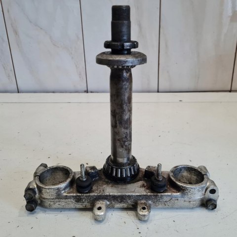 YAMAHA TT 350 SZTYCA PÓŁKA DOLNA ZAWIESZENIA YAMAHA TT 350 SZTYCA PÓŁKA DOLNA ZAWIESZENIA